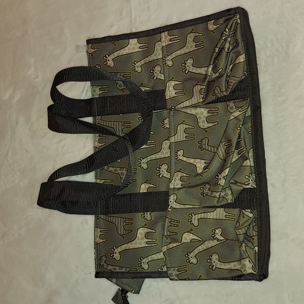 Go Go giraffe utility tote by Thirty-one